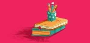 Fundo rosa com ilustração de caderno e porta-canetas