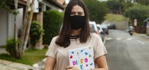 Nem tudo é virtual: conheça o “diário de bordo” da turma de Sandra