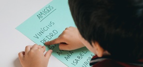 Ensino presencial: sugestões de atividades usando nome próprio