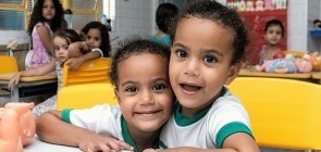 PDF para baixar: modelo de convite para as convidadas da turma