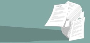 Pilha de papeis desmorando