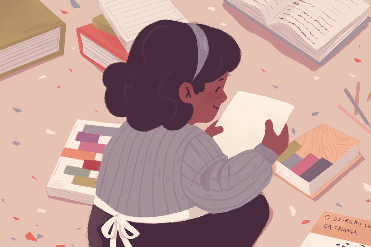 Ilustra&ccedil;&atilde;o de professora com livros, folhas de papel e objetos de desenho dispostos ao redor.