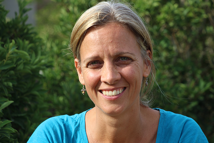 Retrato da entrevistada Sandra Eckschmidt, coordenadora de pesquisa do Territ&oacute;rio do Brincar.