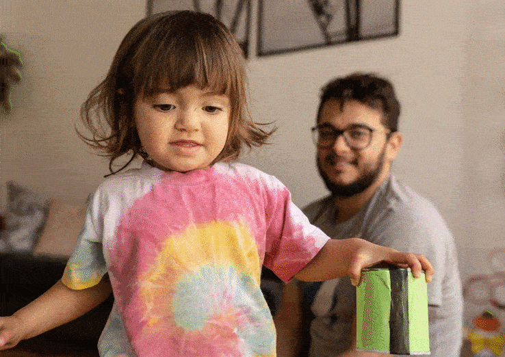 Anima&ccedil;&atilde;o mostrando o momento de transi&ccedil;&atilde;o do primeiro dia de aula na educa&ccedil;&atilde;o infantil.
