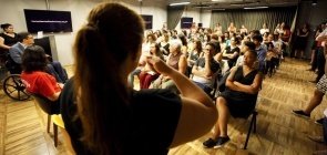 Evento sobre Educação Inclusiva contou com intérprete de Libras