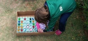 Na prática: bolas e tubos para explorar Espaços, Tempos, Quantidades, Relações e Transformações