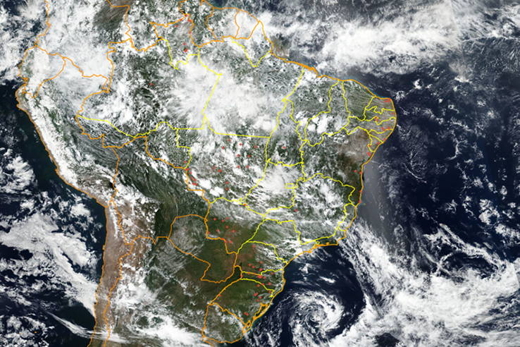 Vista espacial das nuvens e a situa&ccedil;&atilde;o meteorol&oacute;gica sobre o Brasil.