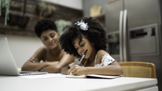 Tarefa de casa: como fazer de forma significativa? | Nova Escola